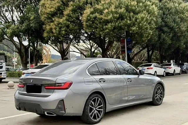 BMW 325LI M-PACK 2022