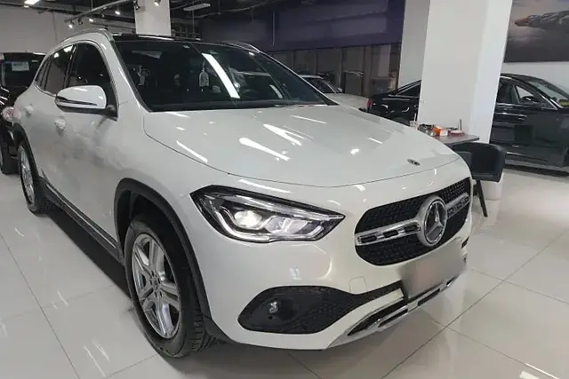 MERCEDES-BENZ GLA 200 2022