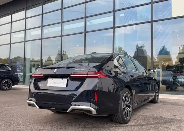 BMW I5 EDRIVE 35L 2024