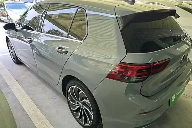 VOLKSWAGEN GOLF 2022