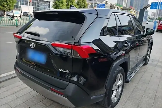 TOYOTA RAV4 2022