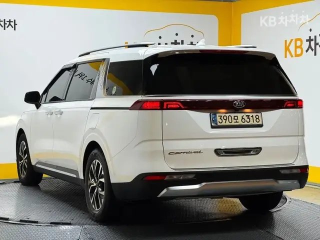 KIA CARNIVAL 2021