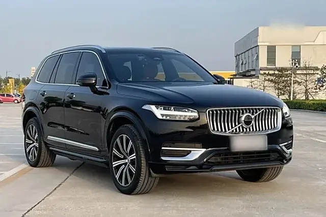 VOLVO XC90 B5 2022