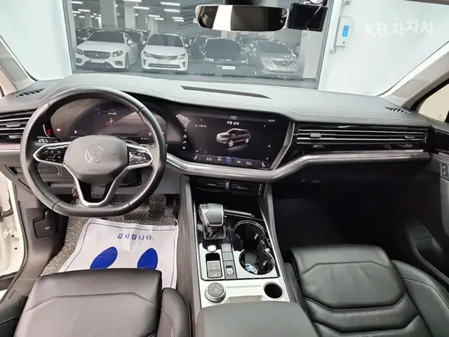 VOLKSWAGEN TOUAREG 2021