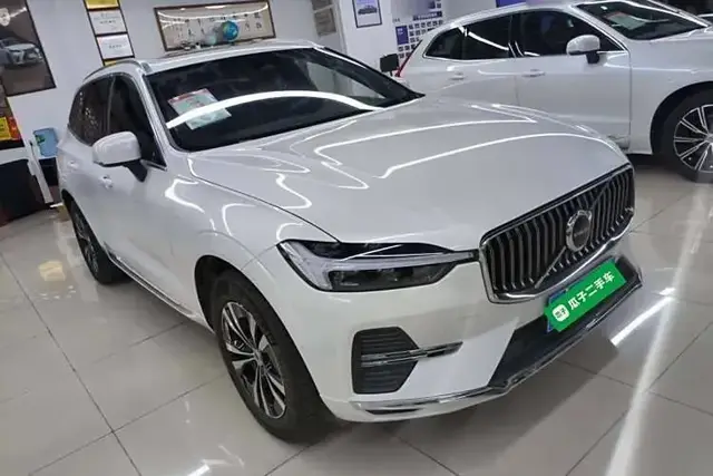 VOLVO XC60 2022