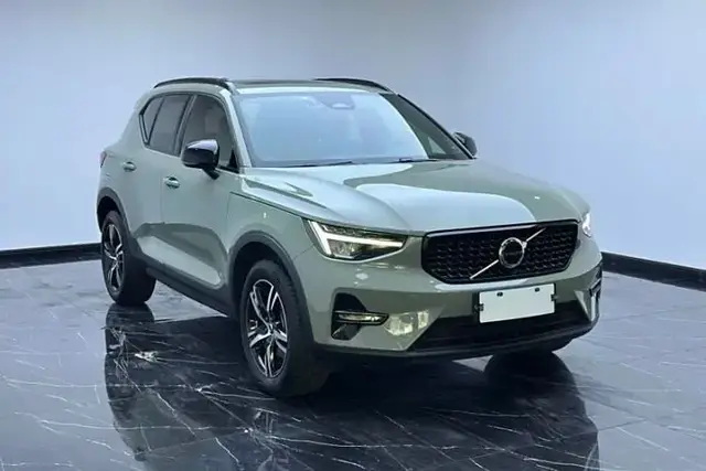 VOLVO XC40 2022