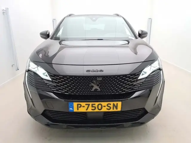 PEUGEOT 5008 GT BLACK PACK 2022