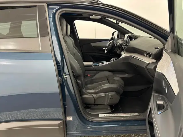 PEUGEOT 5008 GT BLACK PACK 2022
