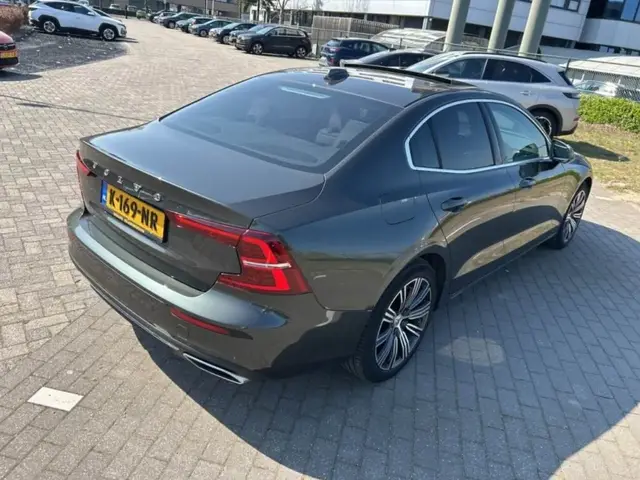 VOLVO S60 B3 R-DESIGN 2021