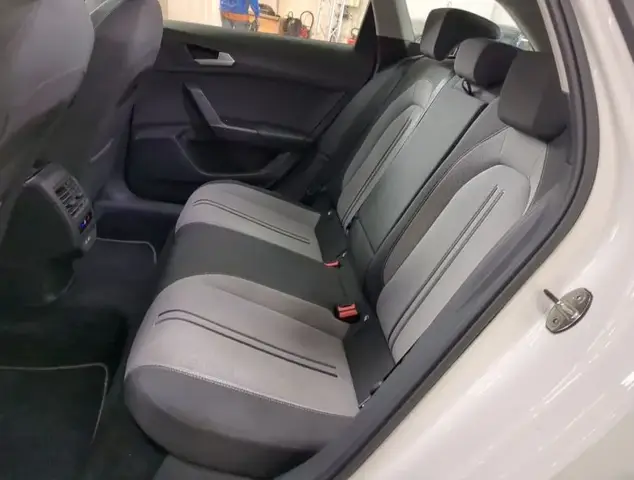 SEAT LEON SPROTSTOURER BUSINESS 2023