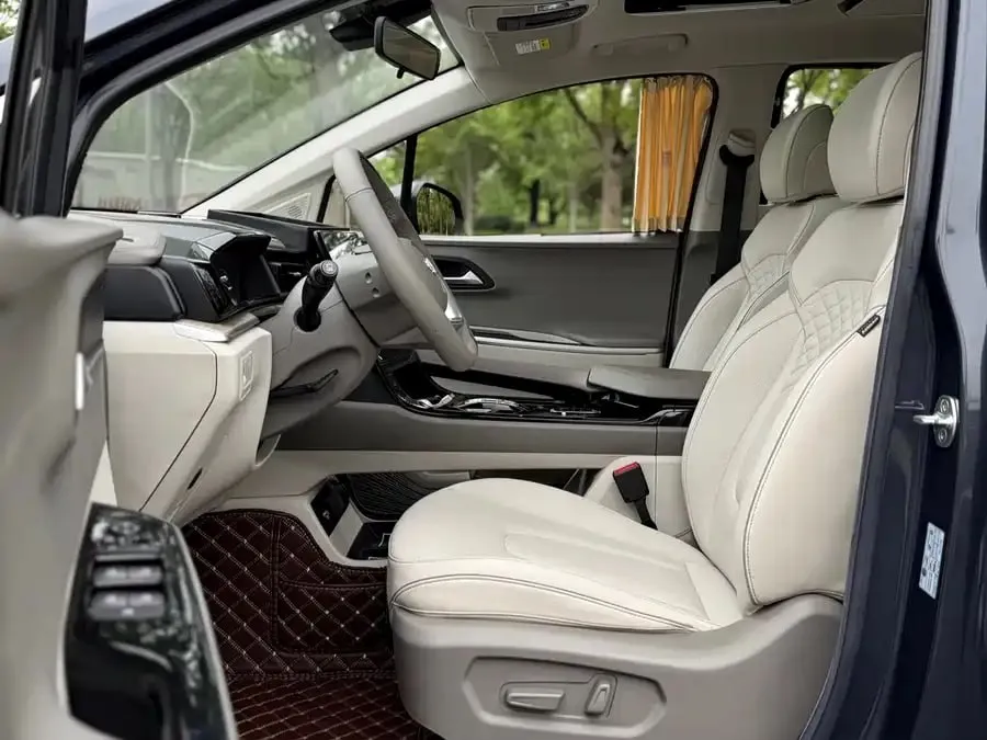 HYUNDAI CUSTO 270TGDI PREMIUM EDITION LUX 2022