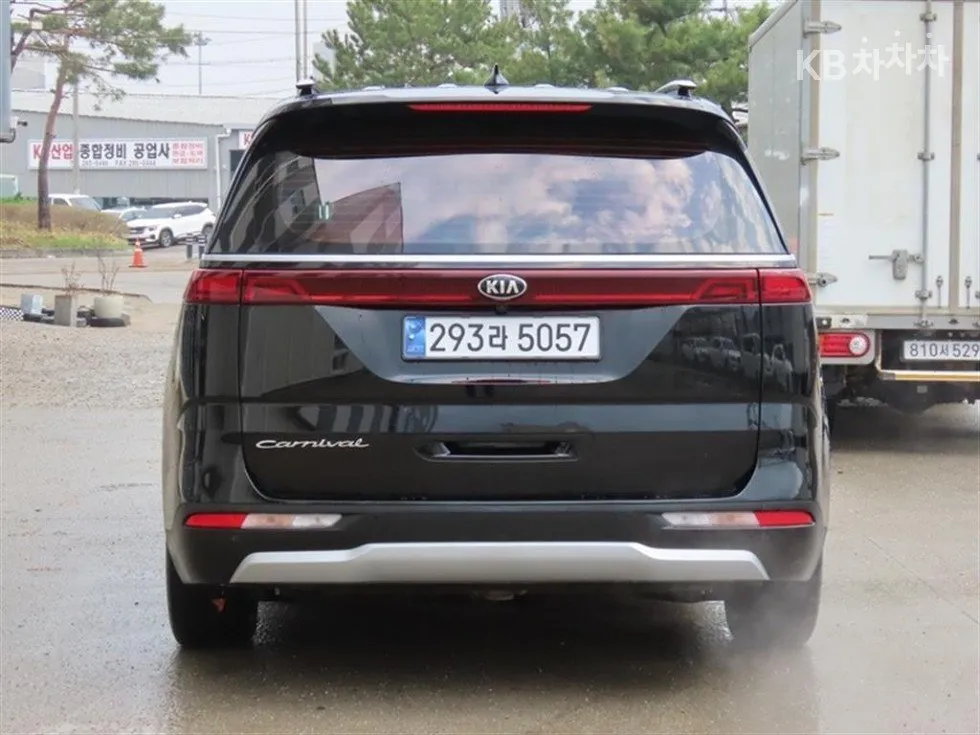 KIA CARNIVAL 2021