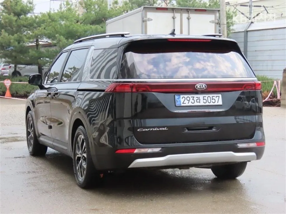 KIA CARNIVAL 2021