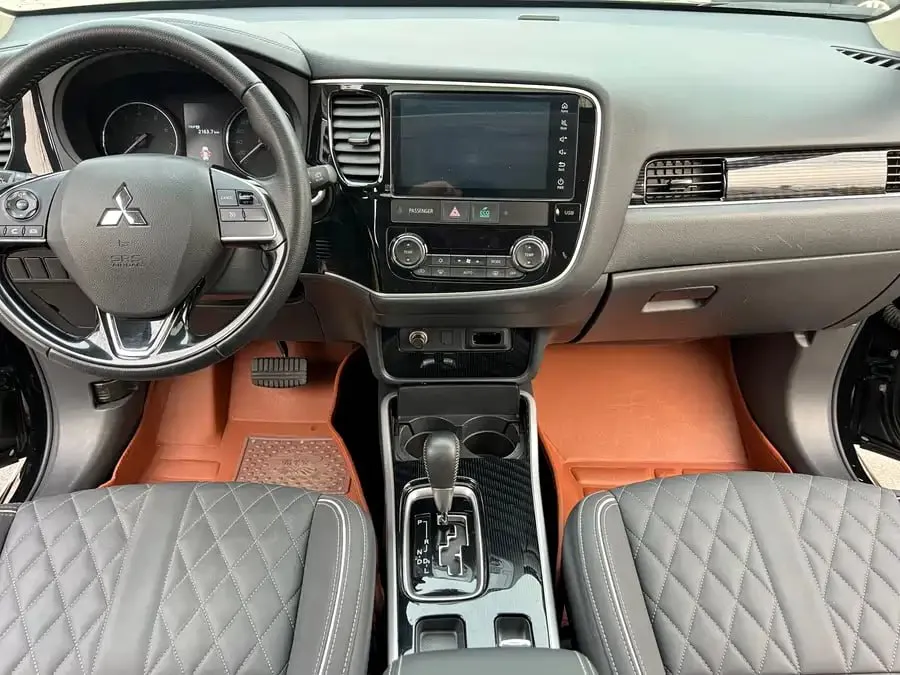 MITSUBISHI OUTLANDER 2.0L 2WD COMFORTLINE (5 МЕСТ) 2022