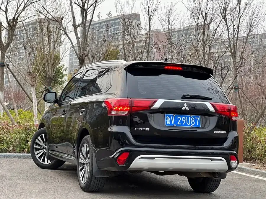 MITSUBISHI OUTLANDER 2.0L 2WD COMFORTLINE (5 МЕСТ) 2022