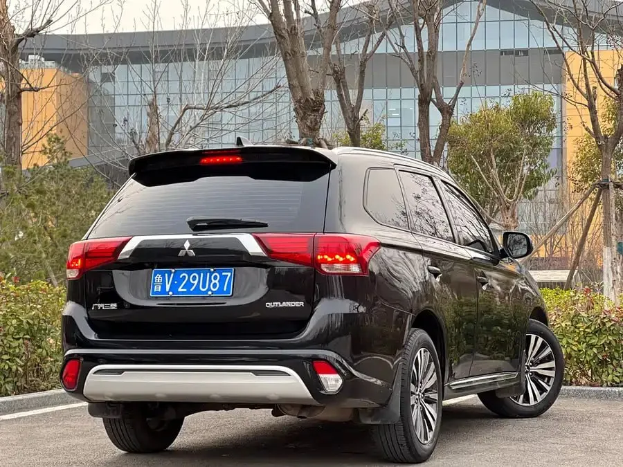 MITSUBISHI OUTLANDER 2.0L 2WD COMFORTLINE (5 МЕСТ) 2022