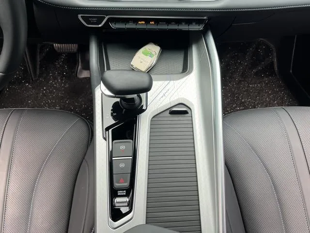 GEELY XINGRUI 1.5T ORIENTAL SHINING KUNLUN EDITION 2025