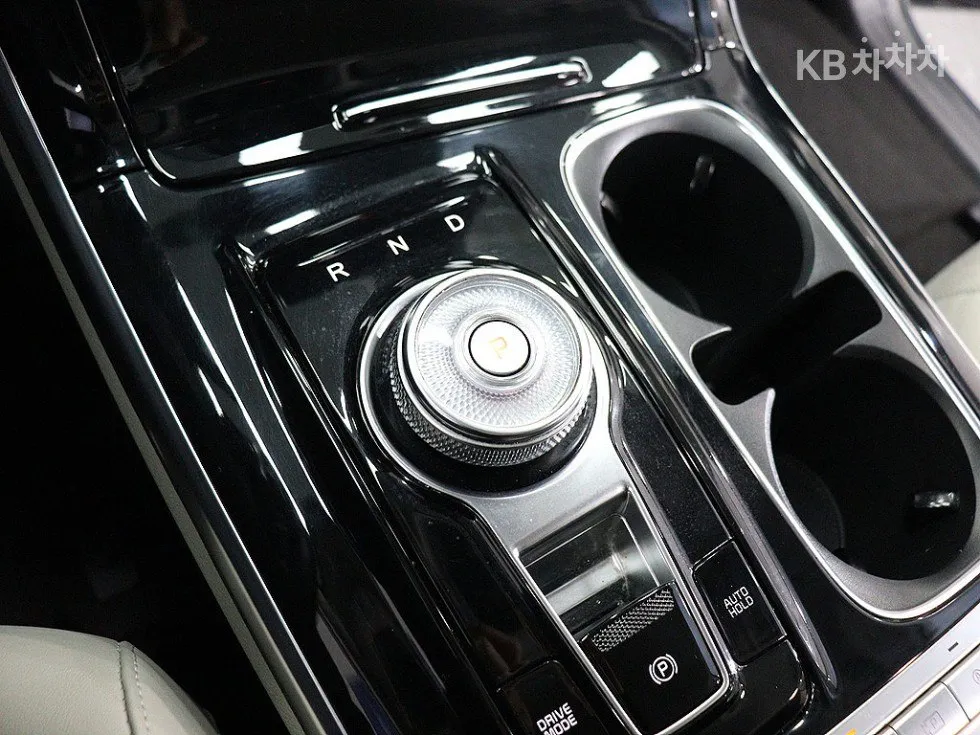 KIA CARNIVAL NOBLESSE 2022