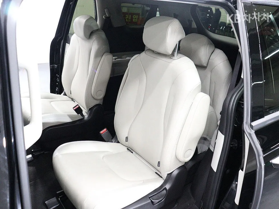 KIA CARNIVAL NOBLESSE 2022
