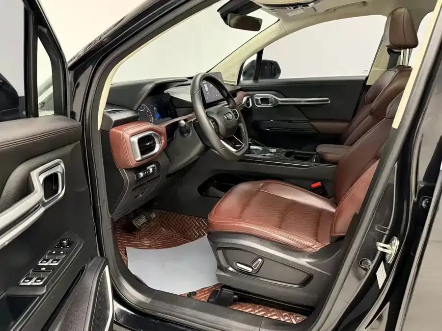 GEELY OKAVANGO 1.8TD DCT LUXURY (7 МЕСТ) 2022