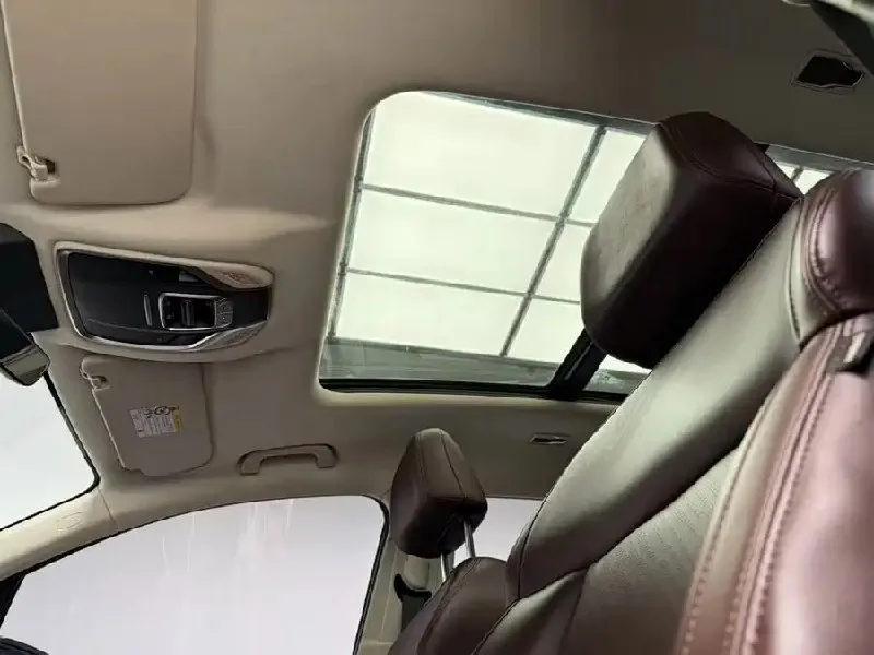 GEELY OKAVANGO 1.8TD DCT LUXURY (7 МЕСТ) 2022