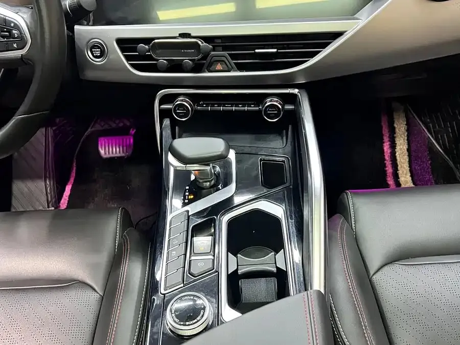 GEELY TUGELLA 2022