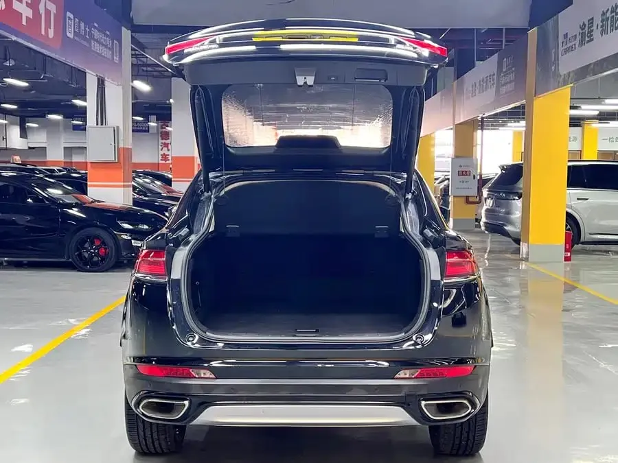 GEELY TUGELLA 2022