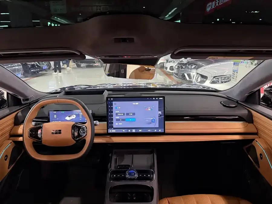 GEELY GALAXY STARSHIP 8 2025