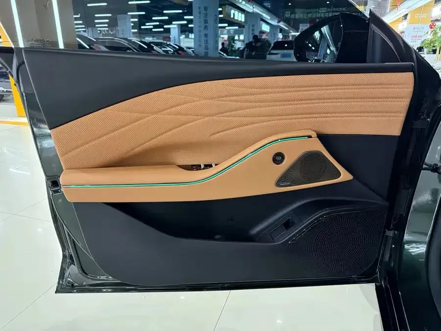 GEELY GALAXY STARSHIP 8 2025