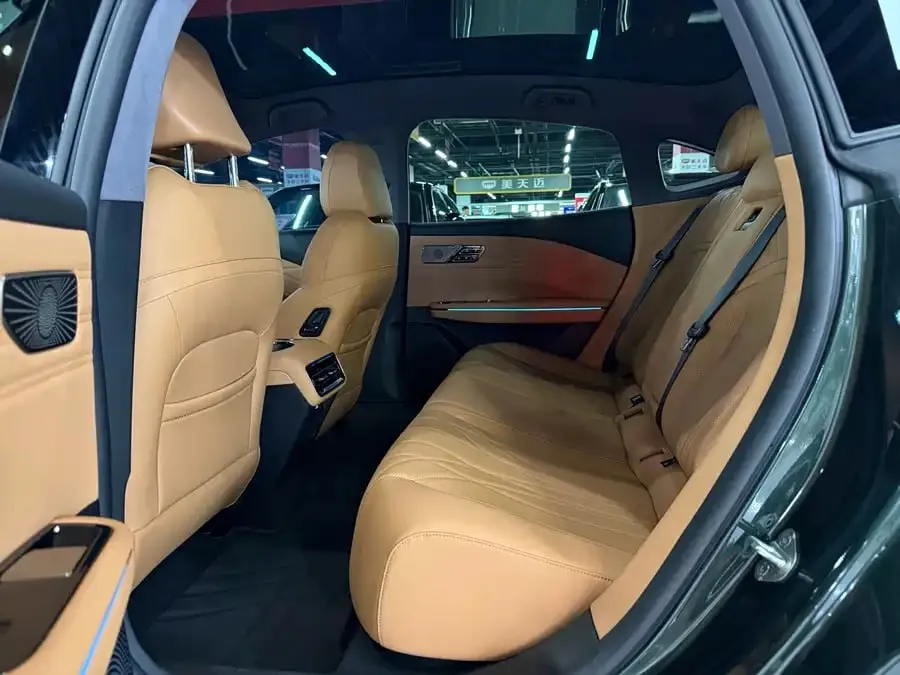 GEELY GALAXY STARSHIP 8 2025
