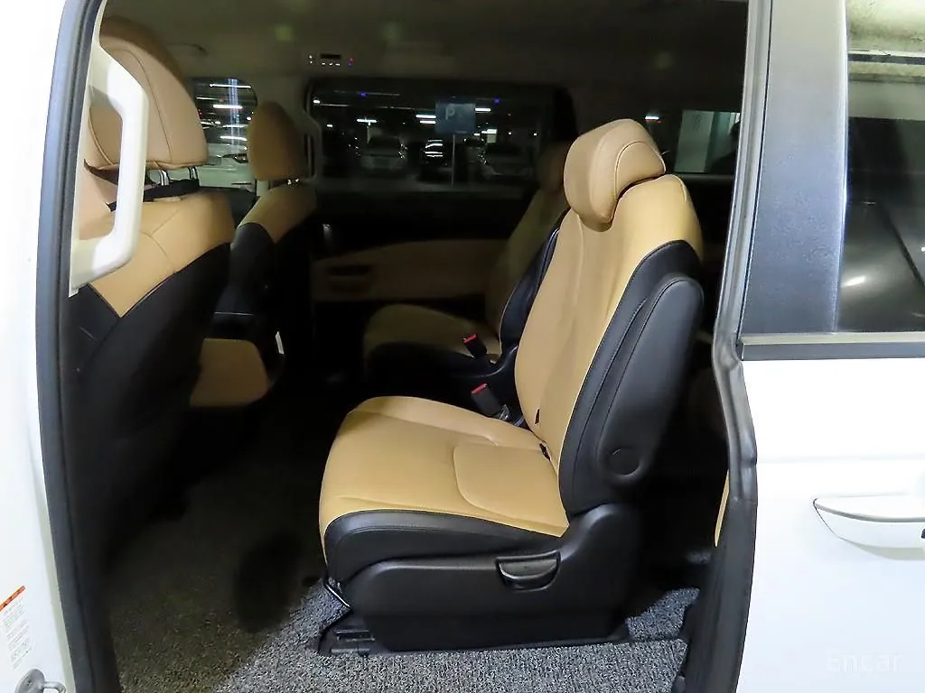 KIA CARNIVAL 2021