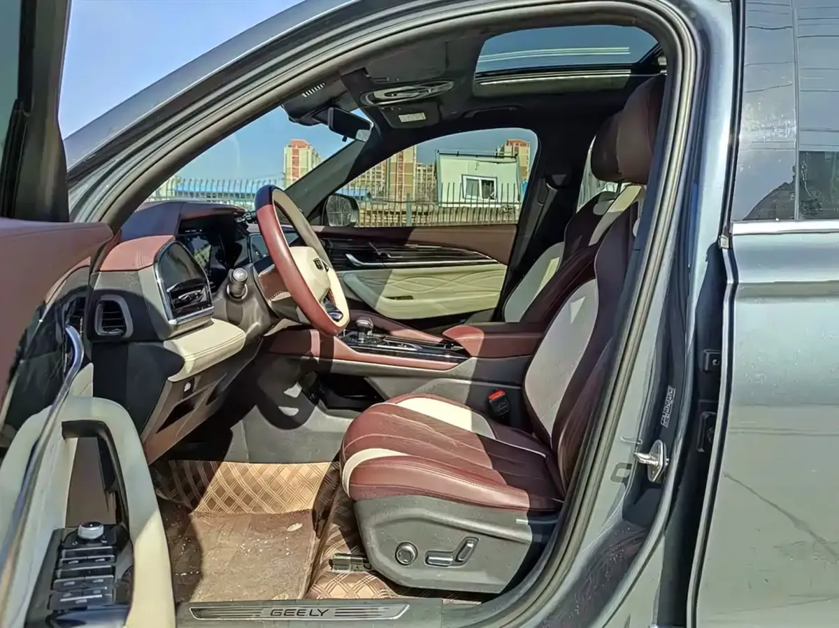 GEELY MONJARO HIGH-POWER AUTOMATIC TWO-WHEEL DRIVE FLAGSHIP EDITION 2023