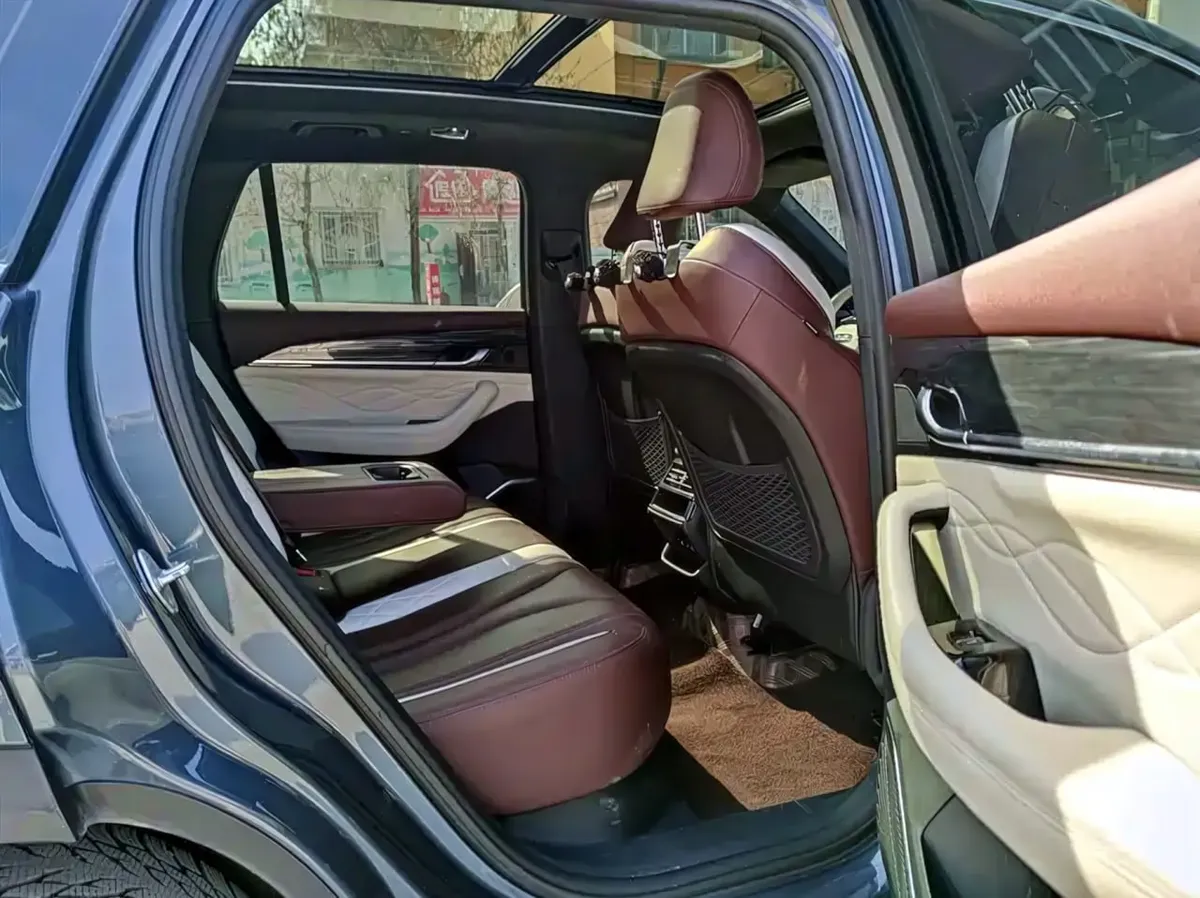 GEELY MONJARO HIGH-POWER AUTOMATIC TWO-WHEEL DRIVE FLAGSHIP EDITION 2023