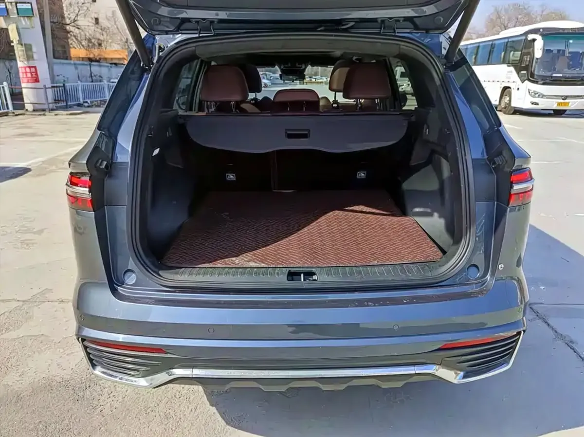 GEELY MONJARO HIGH-POWER AUTOMATIC TWO-WHEEL DRIVE FLAGSHIP EDITION 2023