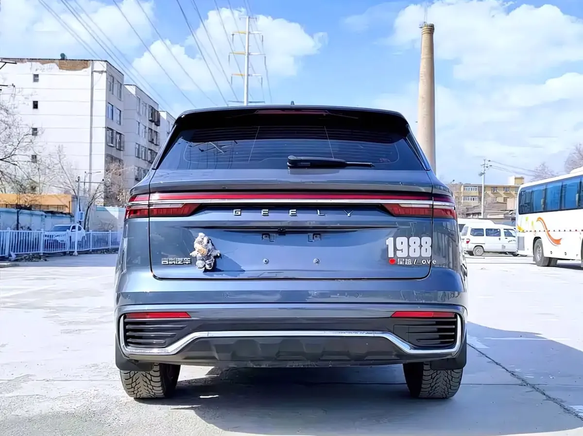 GEELY MONJARO HIGH-POWER AUTOMATIC TWO-WHEEL DRIVE FLAGSHIP EDITION 2023