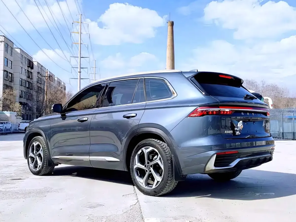 GEELY MONJARO HIGH-POWER AUTOMATIC TWO-WHEEL DRIVE FLAGSHIP EDITION 2023