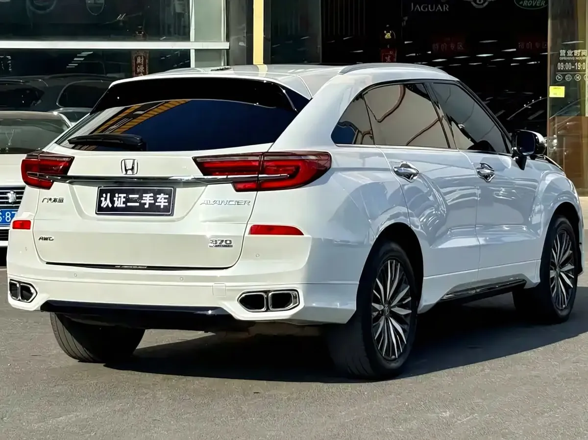 HONDA AVANCIER 370TURBO 4WD PREMIUM EDITION (TWO-TONE) 2022
