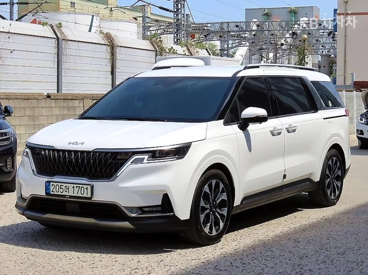KIA CARNIVAL NOBLESSE 2022