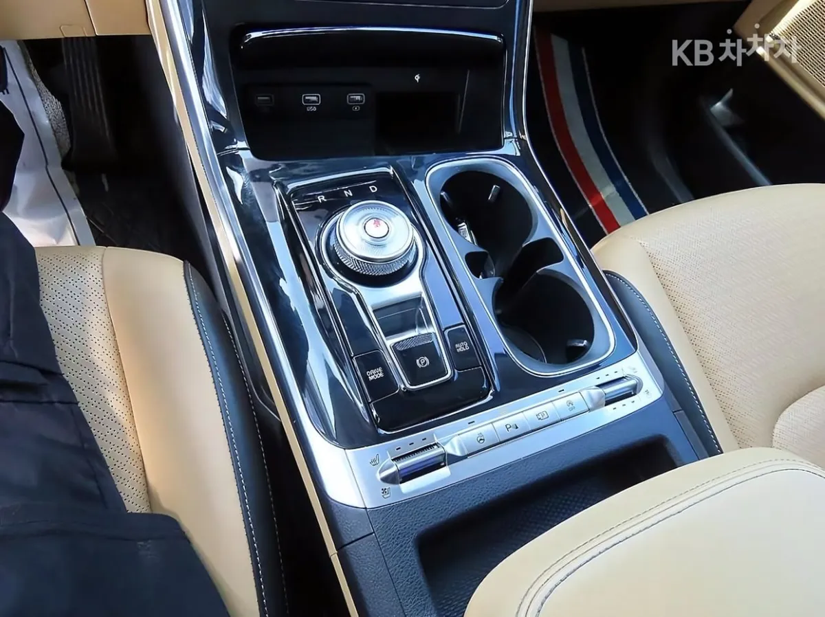 KIA CARNIVAL NOBLESSE 2022