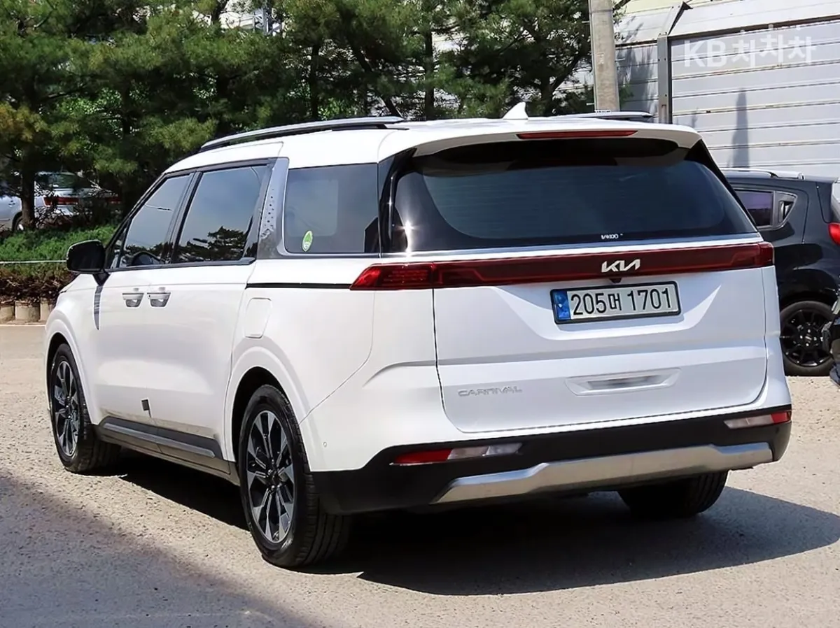KIA CARNIVAL NOBLESSE 2022