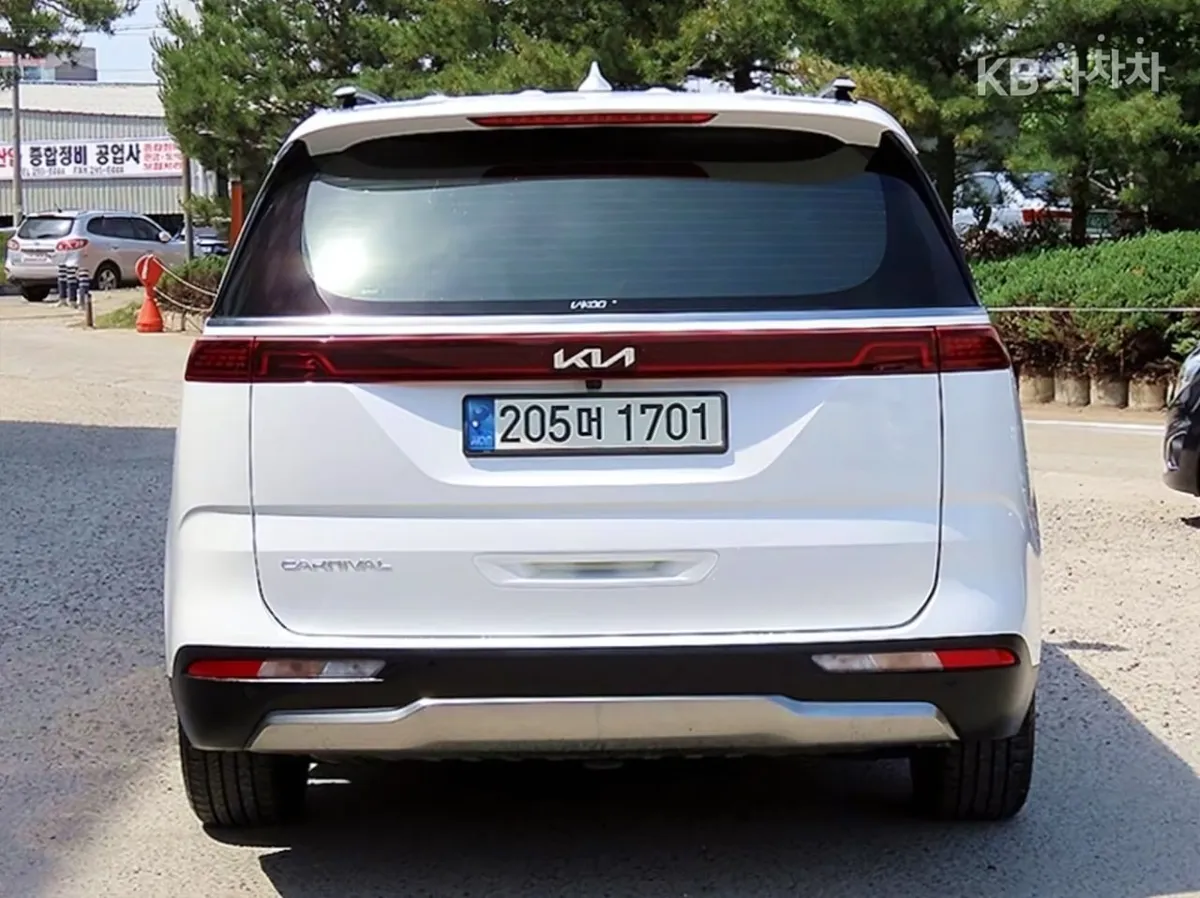KIA CARNIVAL NOBLESSE 2022