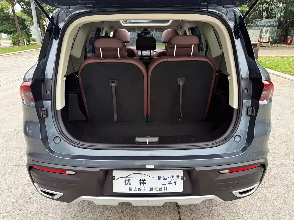 GEELY OKAVANGO LUXURY 7-SEATER 2022