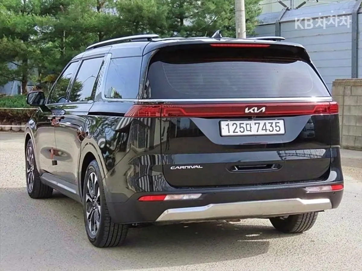 KIA CARNIVAL NOBLESSE 2022