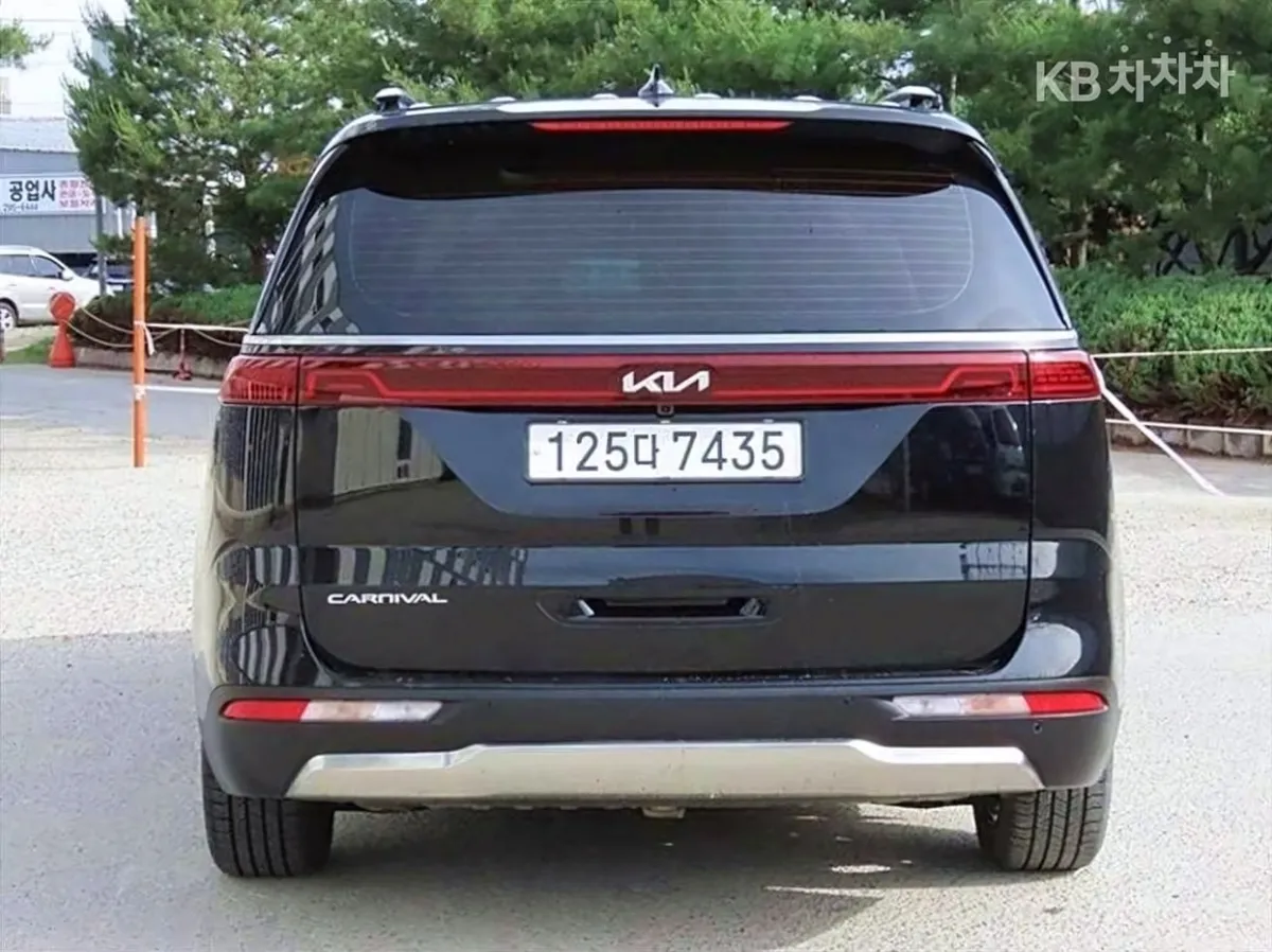 KIA CARNIVAL NOBLESSE 2022