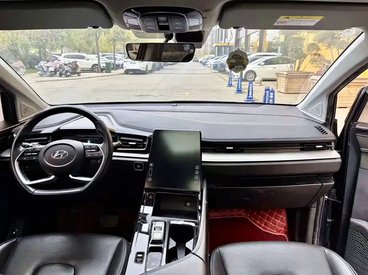 HYUNDAI CUSTO 270TGDI PREMIUM EDITION LUX 2023