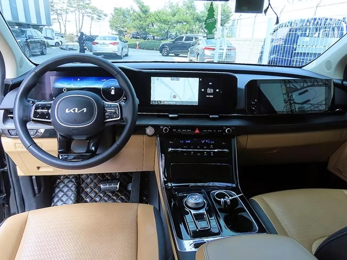 KIA CARNIVAL NOBLESSE 2022