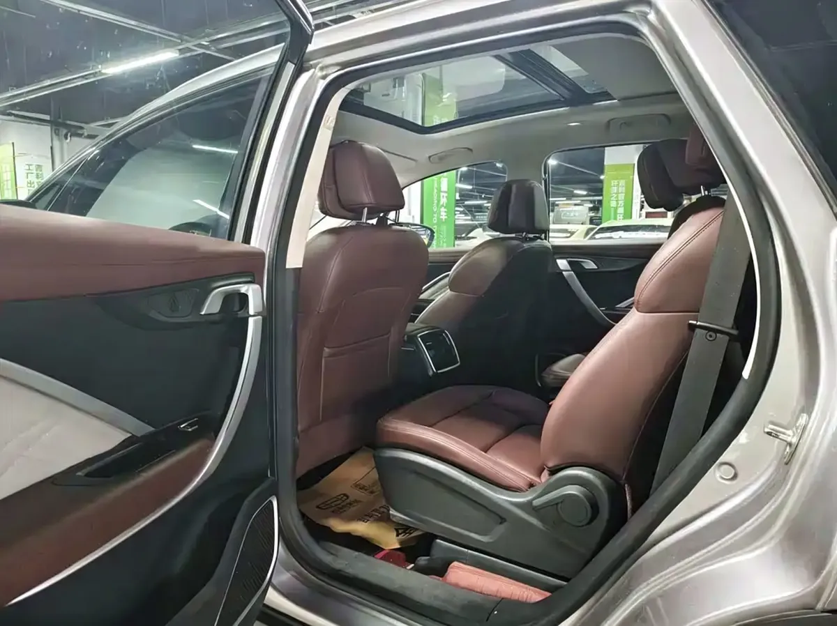 GEELY JIAJI 1.8TD DCT PLATINUM LUXURY EDITION 2022