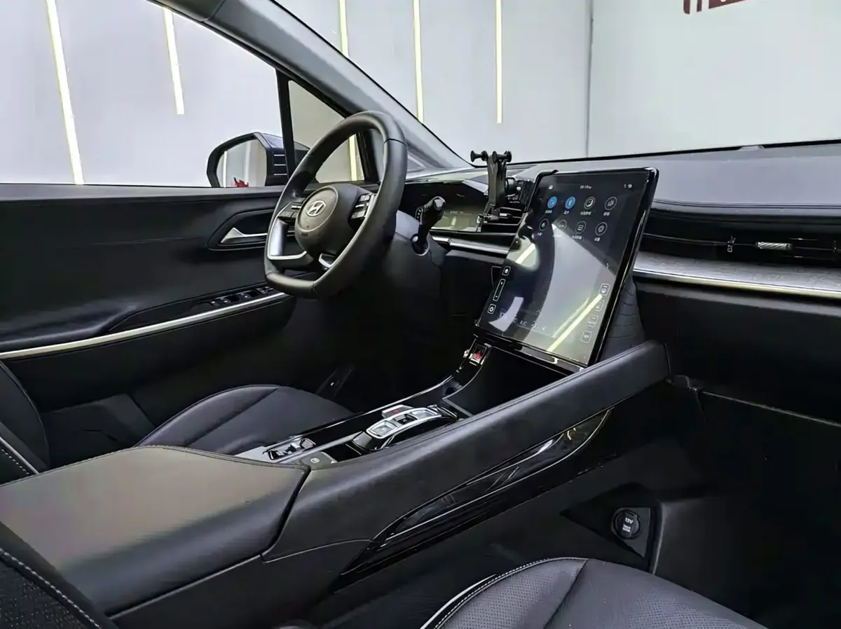 HYUNDAI CUSTO 270TGDI PREMIUM EDITION LUX 2023