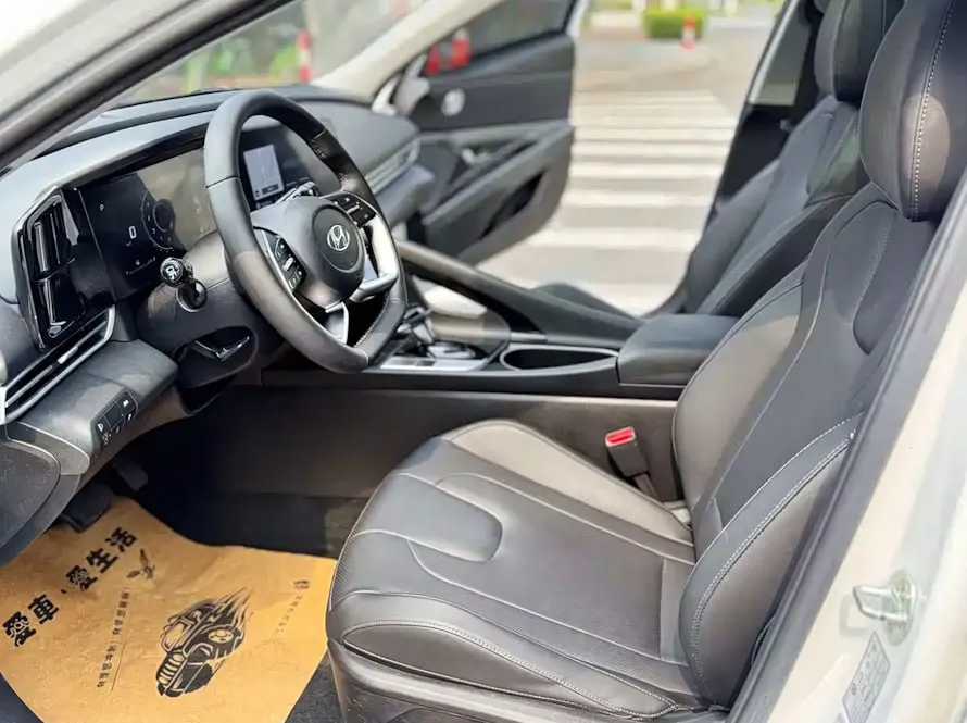 HYUNDAI ELANTRA 1.5L CVT LUX PREMIUM EDITION 2022