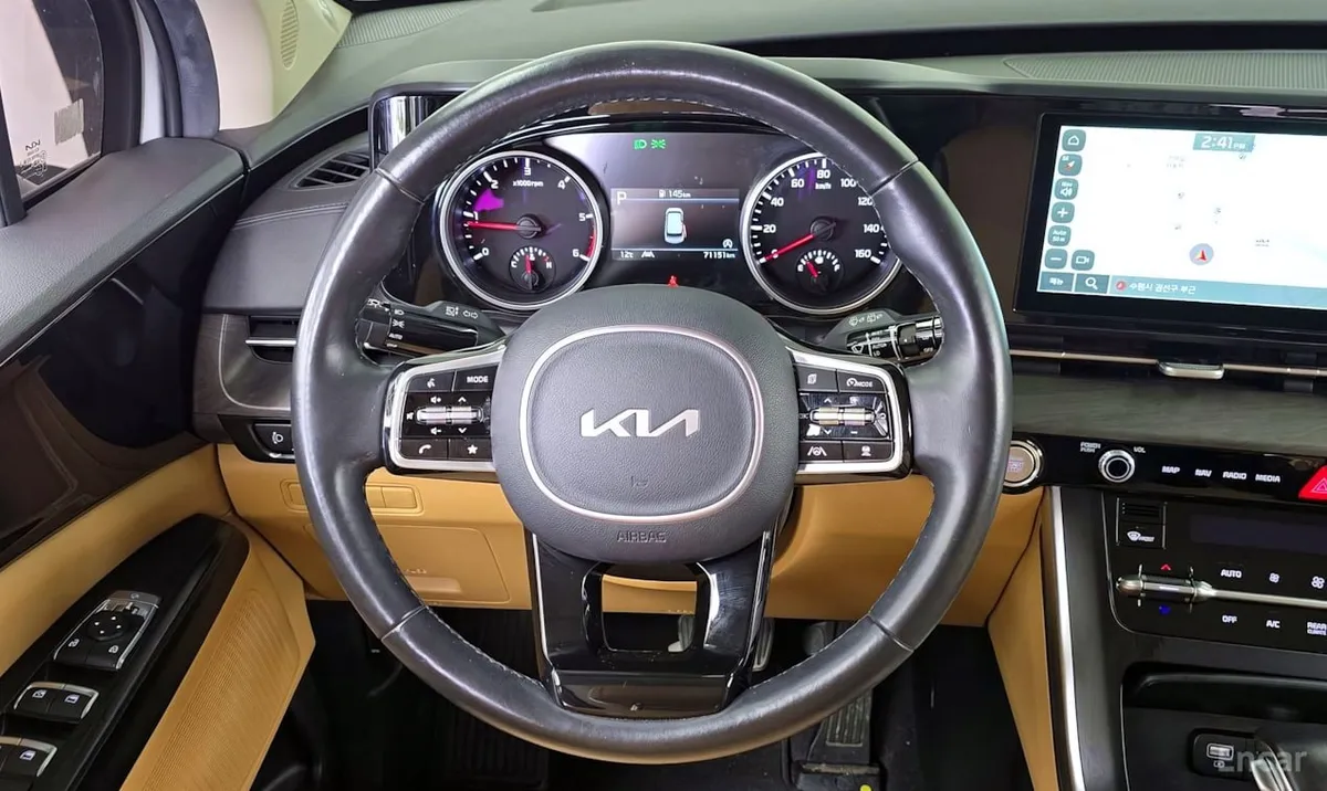 KIA CARNIVAL 2.2 VGT 11-SEATER PRESTIGE 2022